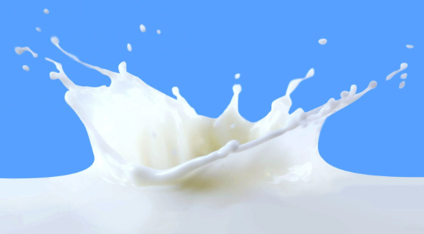 奶制品生產(chǎn)日期打碼，常見的奶制品包材應(yīng)該如何選擇激光噴碼機?